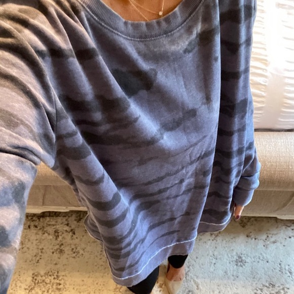 🆕Blue tiger stripe sweatshirt, NWT. - Picture 2 of 3